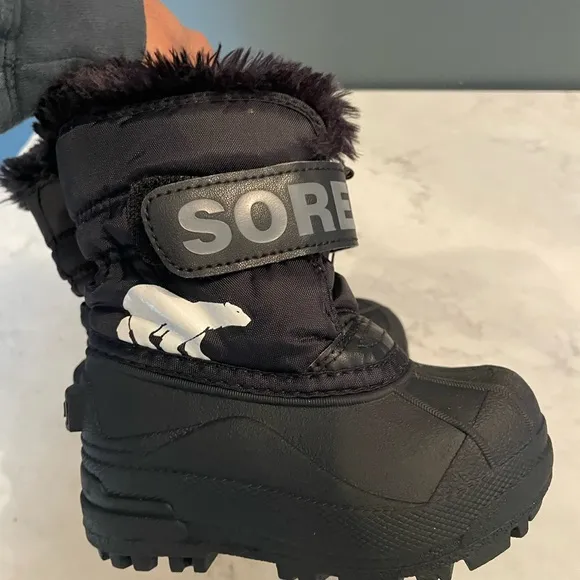 - NWOB Sorel Commander waterproof Boot in black size 6