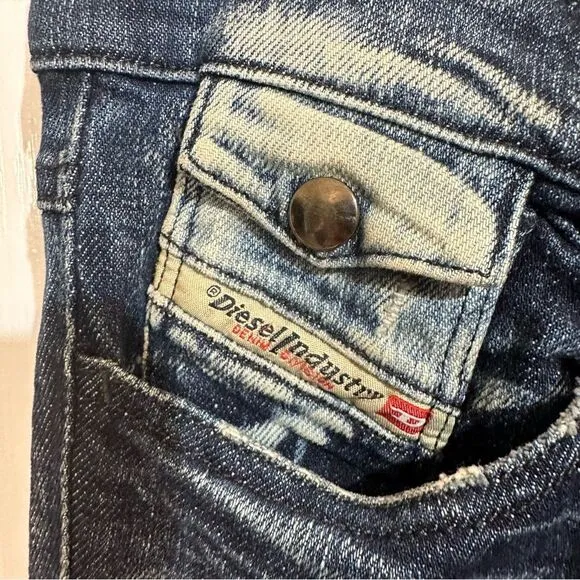 A21- DIESEL Livy Biker Jeans Size 24W x 30L. H2H 35