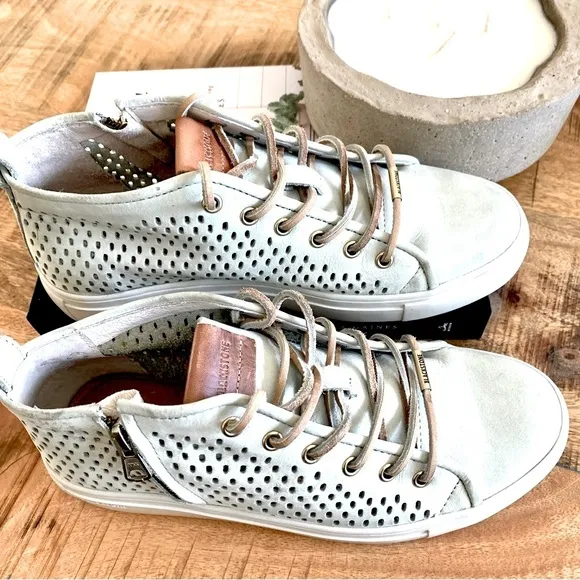 Blackstone Women's PL88  Mint Sneaker Size 38 Us 8