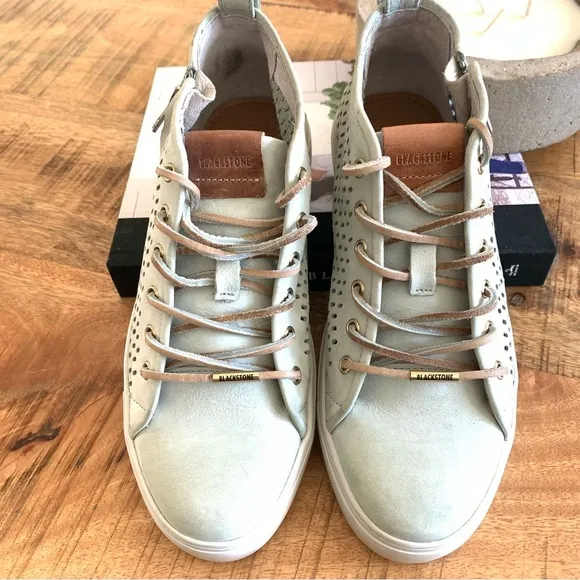Blackstone Women's PL88  Mint Sneaker Size 38 Us 8