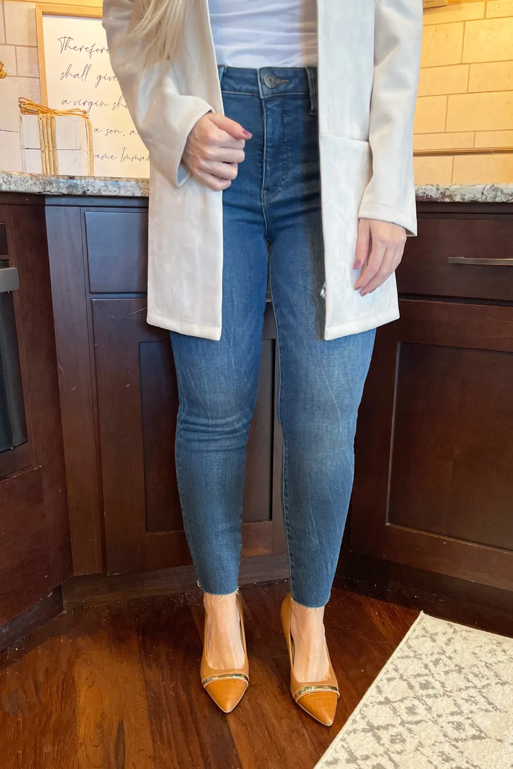 Charlize HR Cigarette Leg Raw Hem