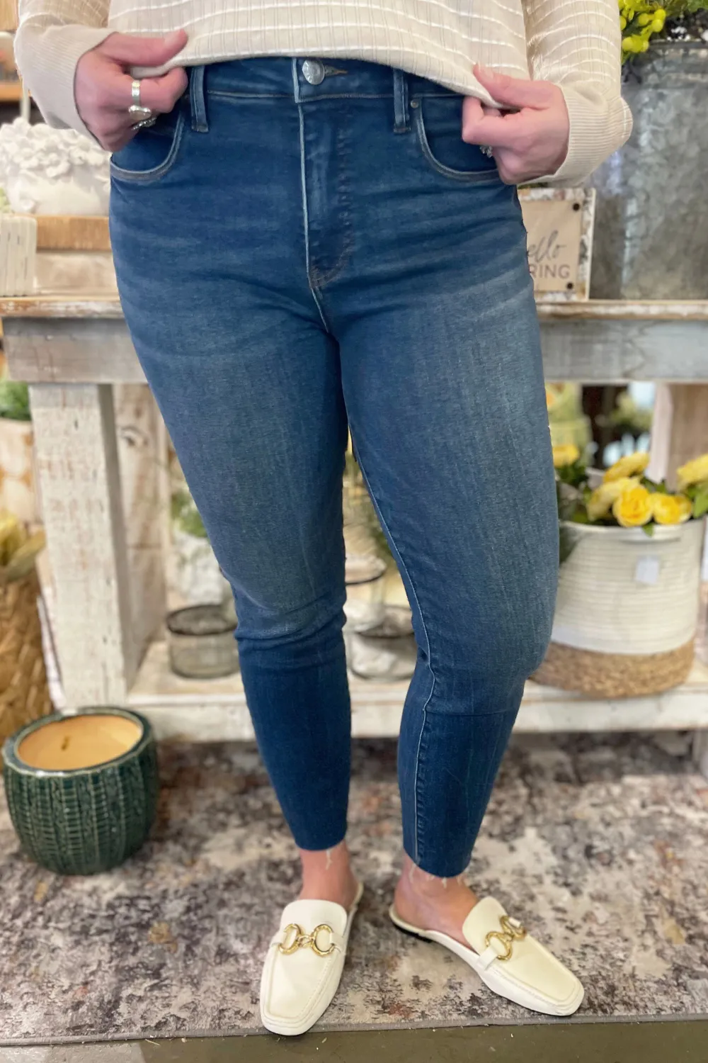 Charlize HR Cigarette Leg Raw Hem