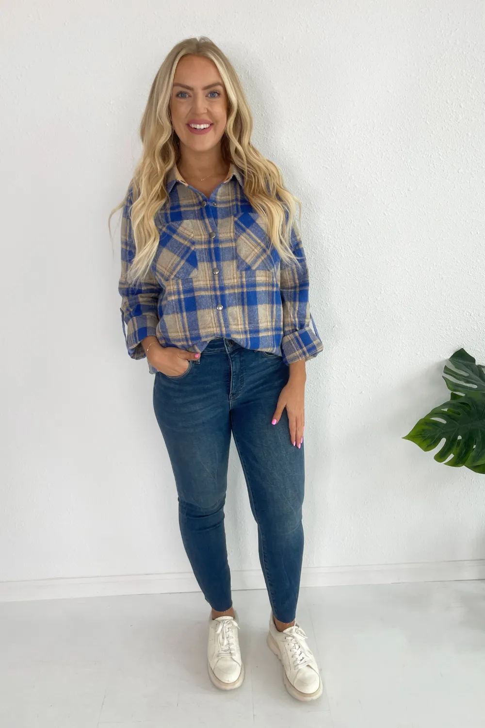 Charlize HR Cigarette Leg Raw Hem
