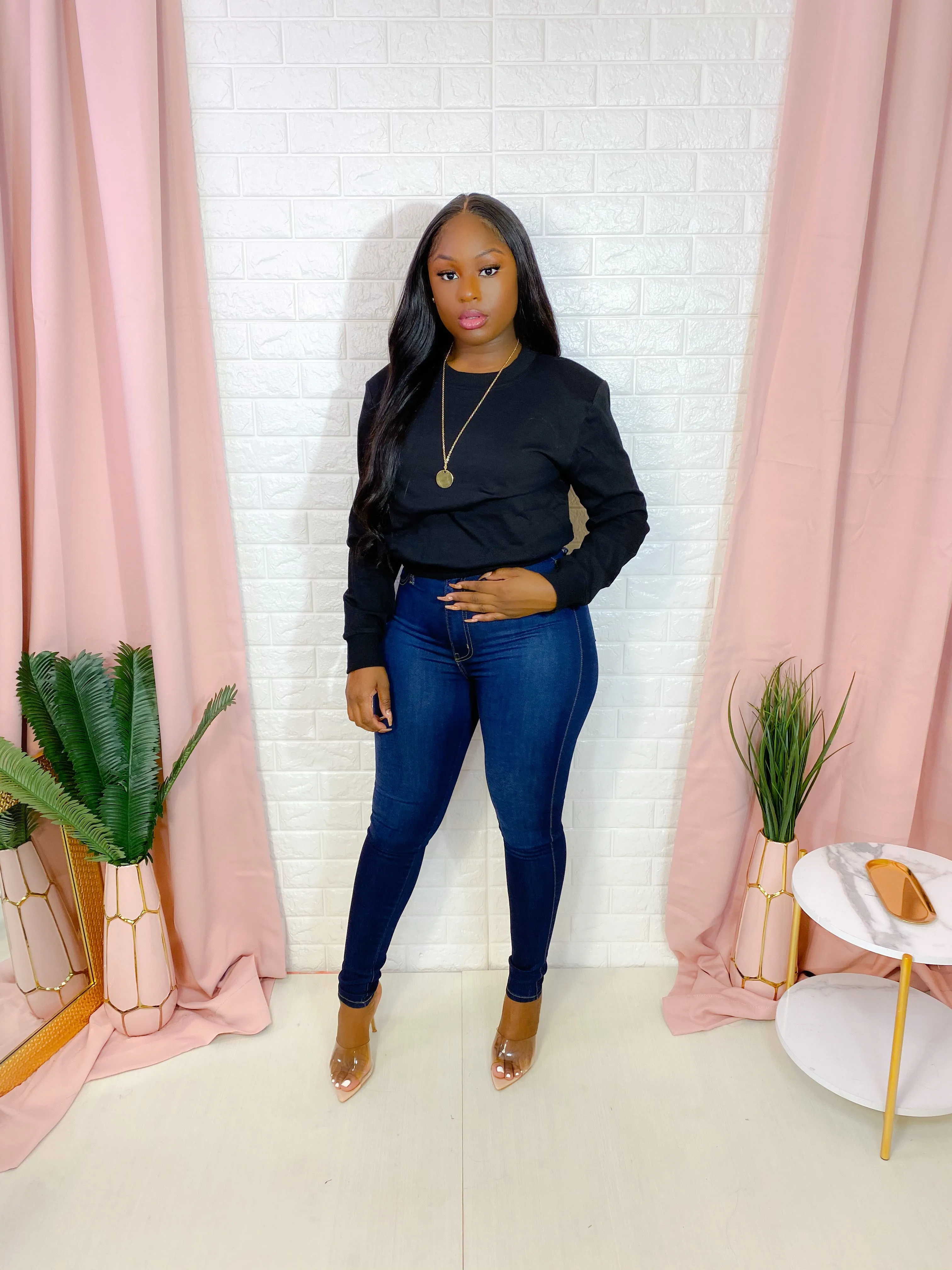 CROP SWEATSHIRT (BLACK) (FINAL SALE)