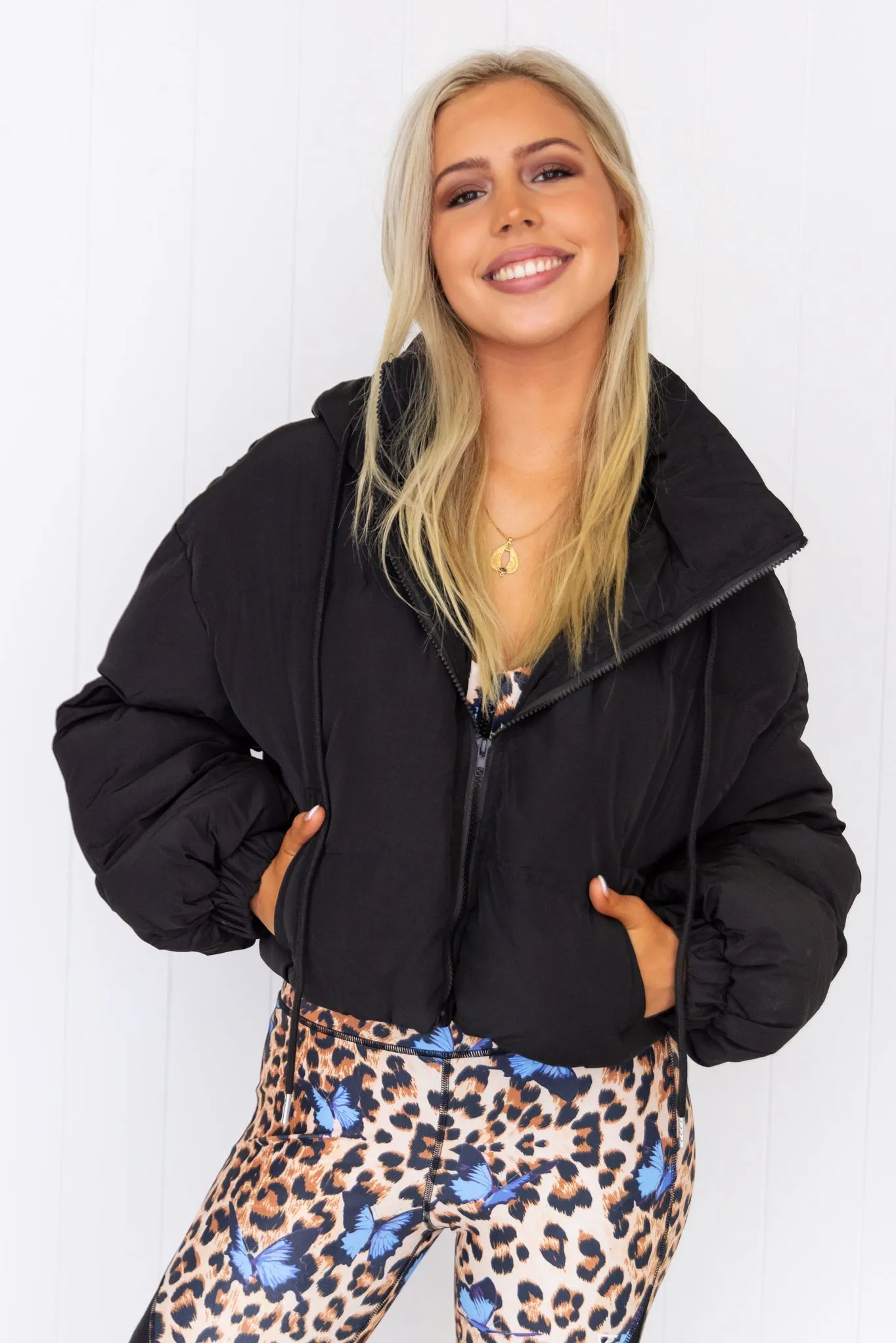 Cropped Puffer Jacket - Black