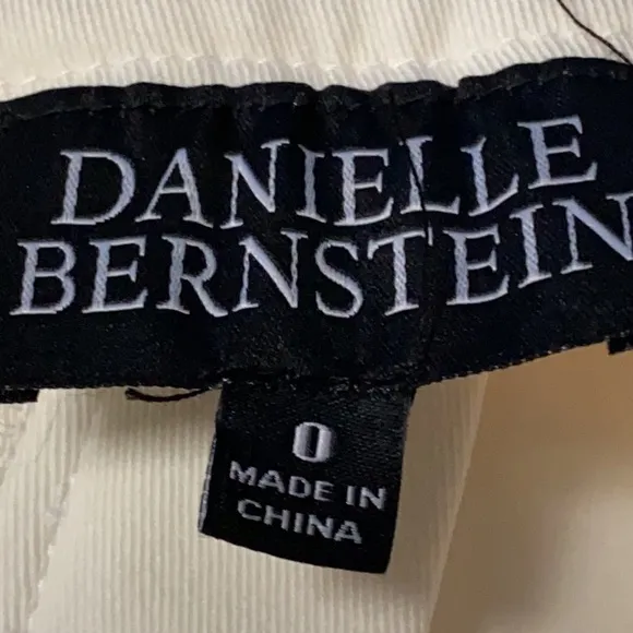 DANIELLE BERNSTEIN White shorts size 0 NWT