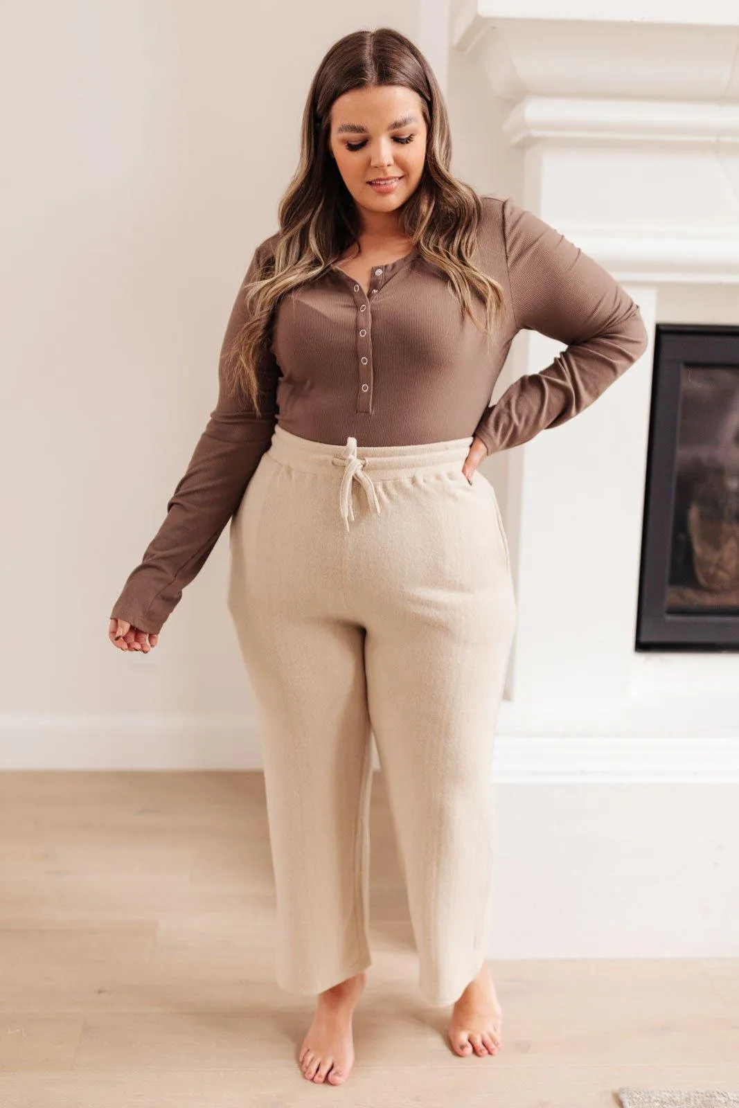 Hazel Blues® | Wide Legged & Cozy Sweatpants in Sand