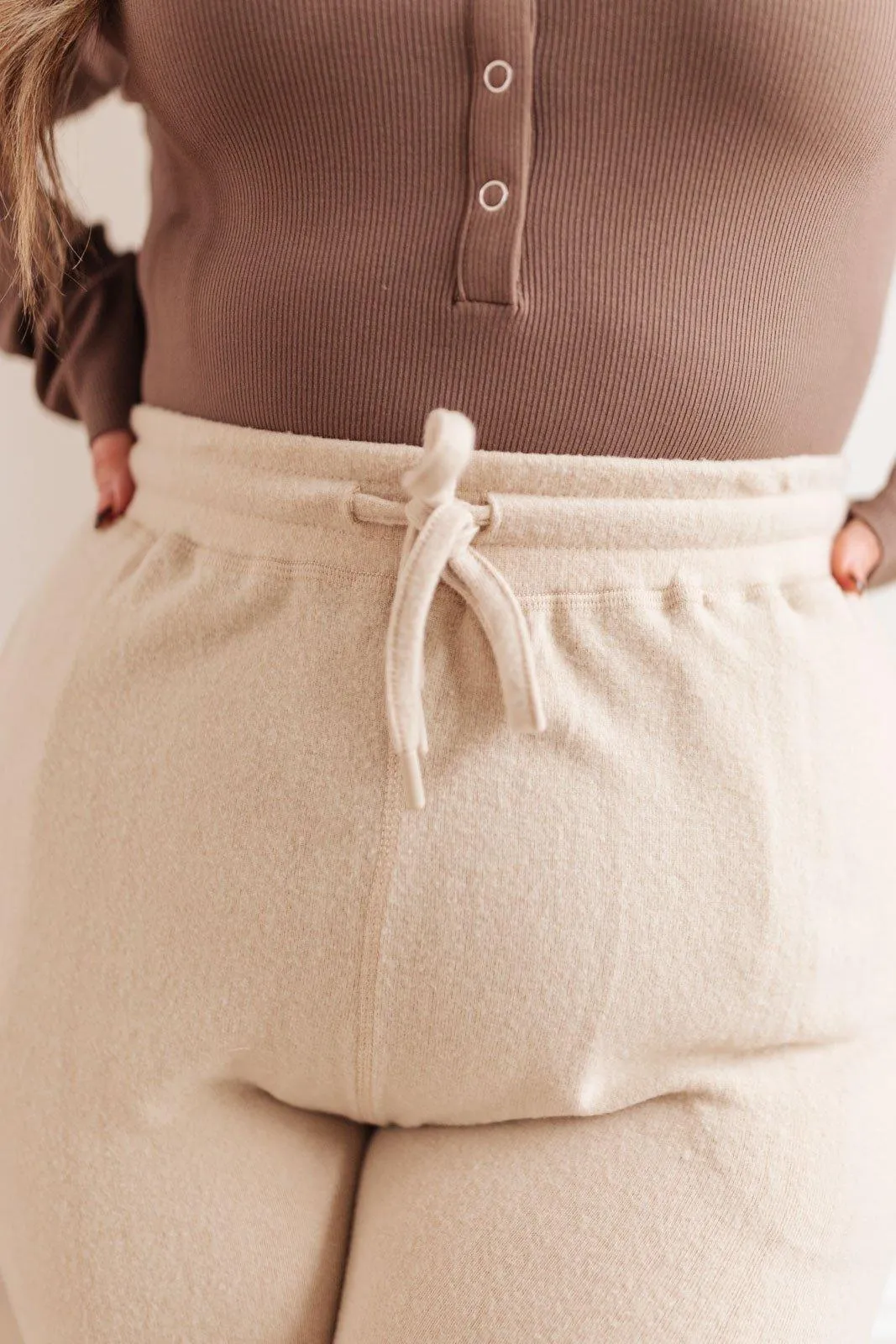 Hazel Blues® | Wide Legged & Cozy Sweatpants in Sand