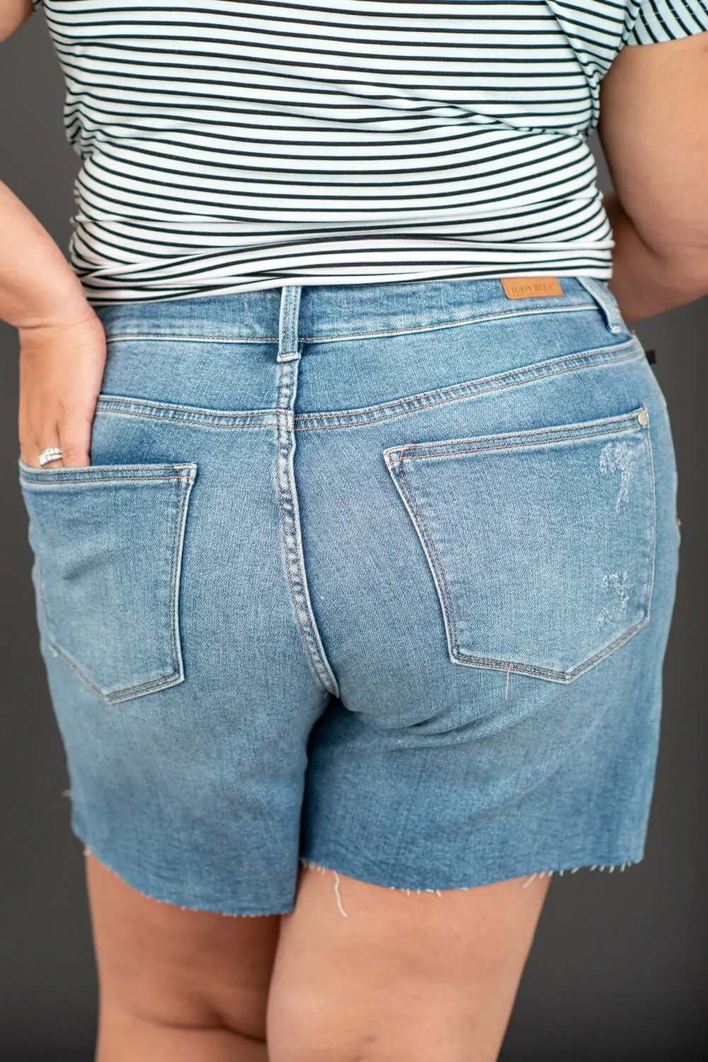 JUDY BLUE Elena High-Waist Cutoff Shorts
