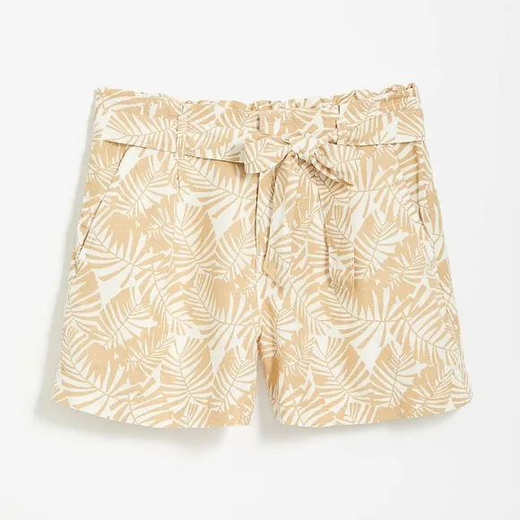 LOFT printed cinched front tie high waist shorts, 40&quot;, beige/ white