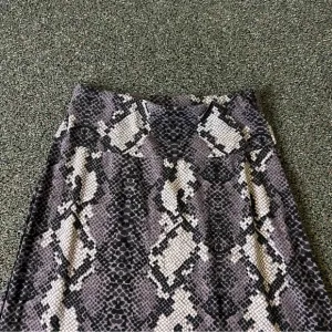 Modest Purple &amp; Grey Snake Animal Print BarWing Midi A-Line Stretch Skirt XS-S