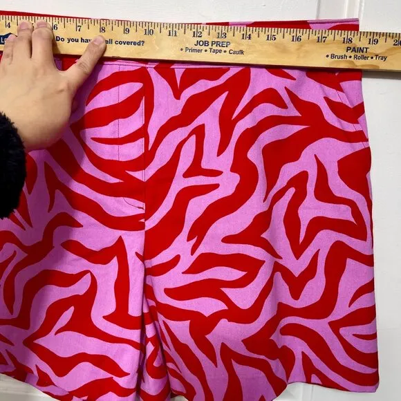 New SPANX ON THE GO PRINT 5.5&quot; SHORTS in Zebra Print  XL