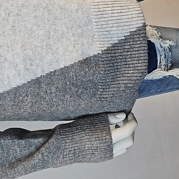 NWT Express Grey &amp; Cream Color Block Oversized Mock Neck Pullover Sweater