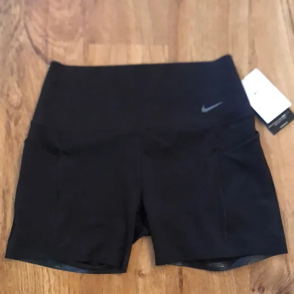NWT Nike Universa High-Rise Biker Shorts