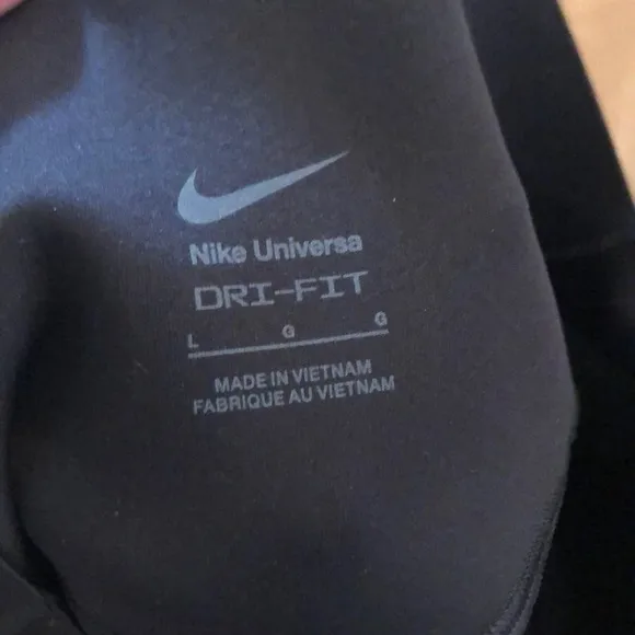 NWT Nike Universa High-Rise Biker Shorts