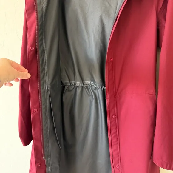 Uniqlo Cranberry Red Waterproof Long Line Hooded Windbreaker Extra Small