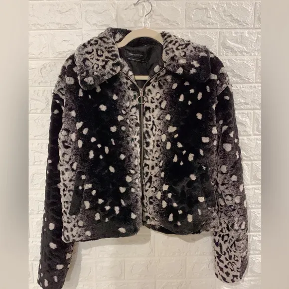 URBAN OUTFITTERS SUPER SOFT UO Colette Animal Print Faux Fur Jacket | Black Whi
