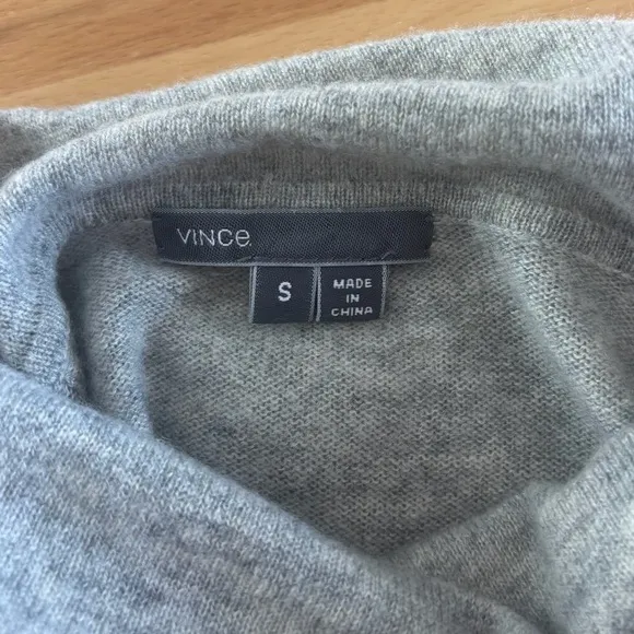 Vince. Women’s Small Gray Cashmere Cowl Neck Pullover Sweatshirt Sweater