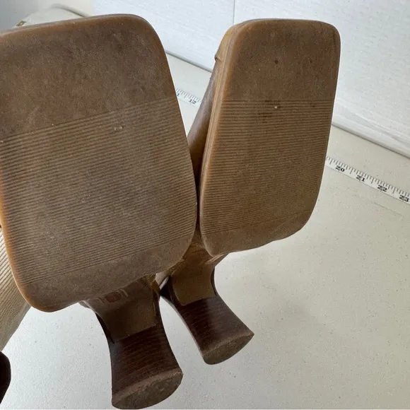 Vintage Hush Puppies Light Tan Y2K 90s Square Toed Sling Back Heels Size 8