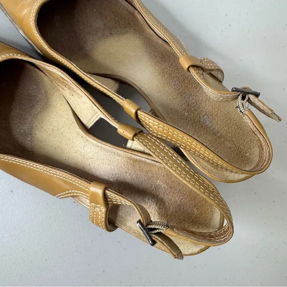Vintage Hush Puppies Light Tan Y2K 90s Square Toed Sling Back Heels Size 8