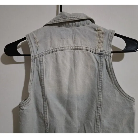 WOMEN'S SMALL DENIM TRUCKER VEST DISTRESSED BUTTON SLEEVELESS Y2K by ENCORE NWT