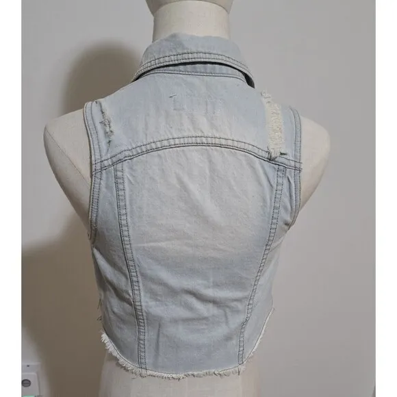 WOMEN'S SMALL DENIM TRUCKER VEST DISTRESSED BUTTON SLEEVELESS Y2K by ENCORE NWT